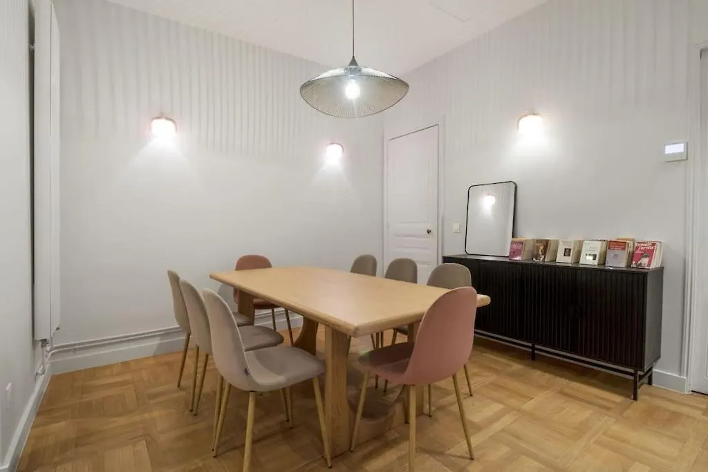 B.appart 6pers#2bedrooms#victorhugo#arcdetriomphe Apartment