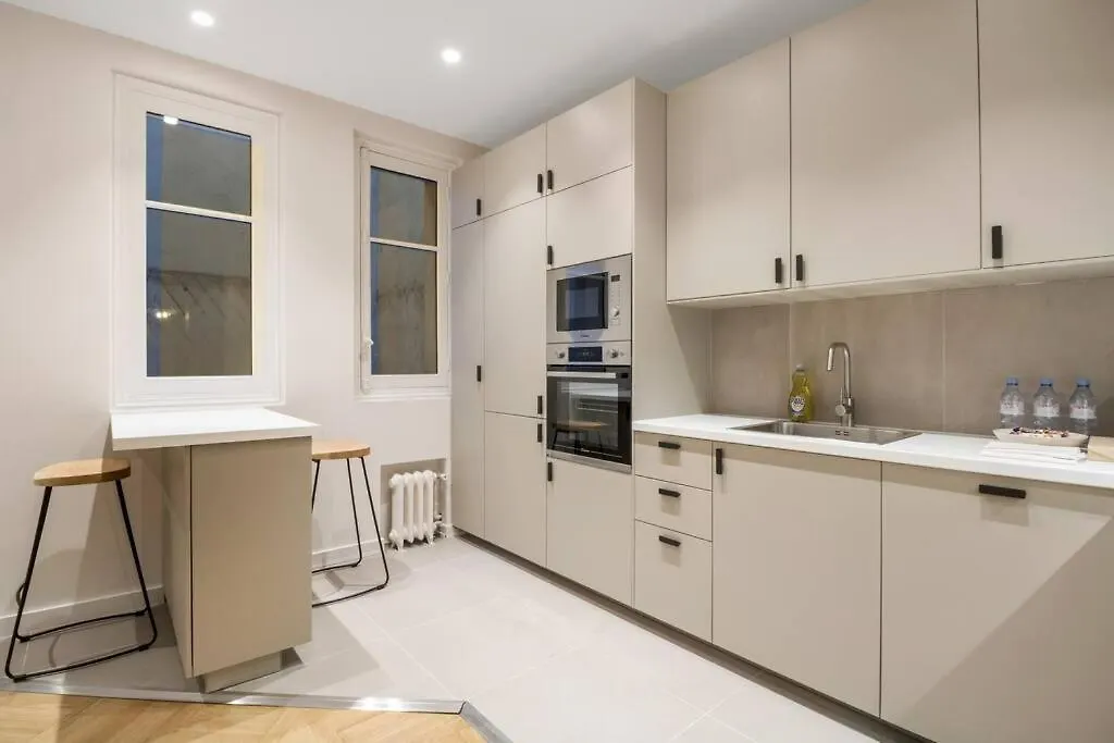 B.appart 6pers#2bedrooms#victorhugo#arcdetriomphe Apartment